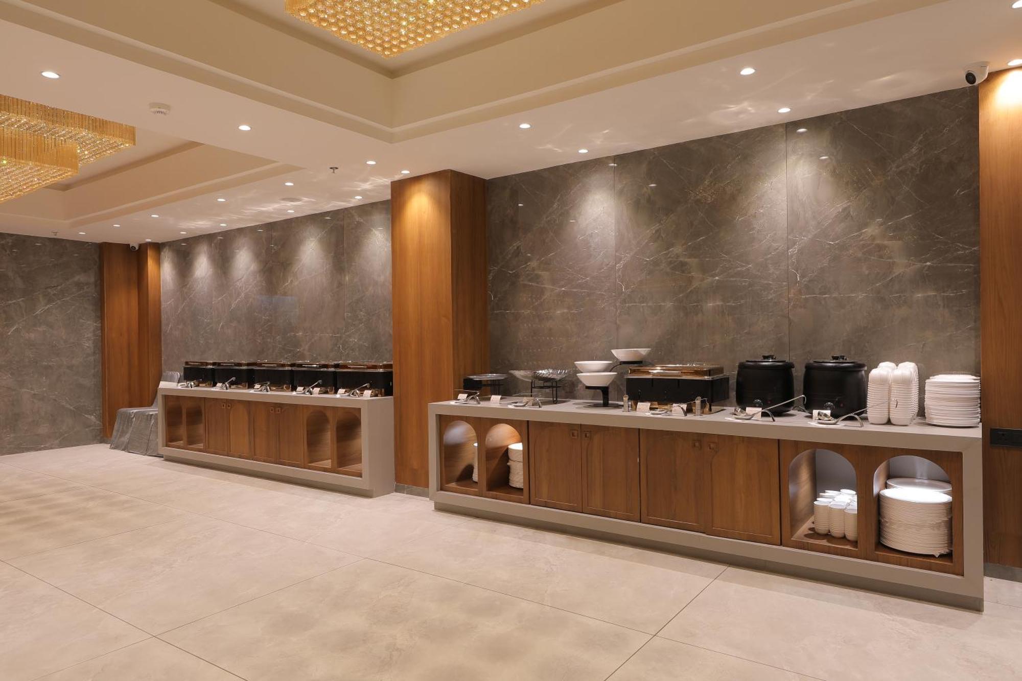 Plenteous Inn 阿穆达巴 外观 照片